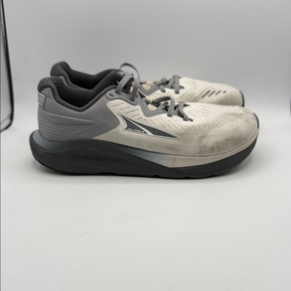 Altra Paradigm 8 Men's 9.5 White and Gray Athletic Shoes S3